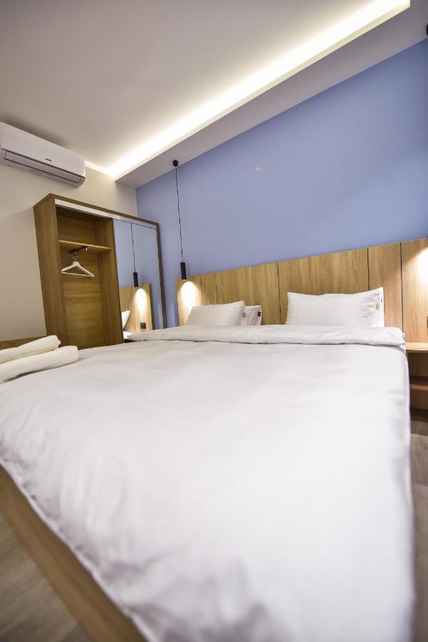 Baron Boutique Hotel เยเรวาน ภายนอก รูปภาพ