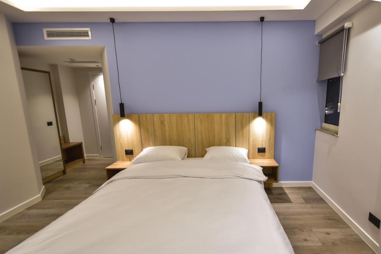 Baron Boutique Hotel เยเรวาน ภายนอก รูปภาพ
