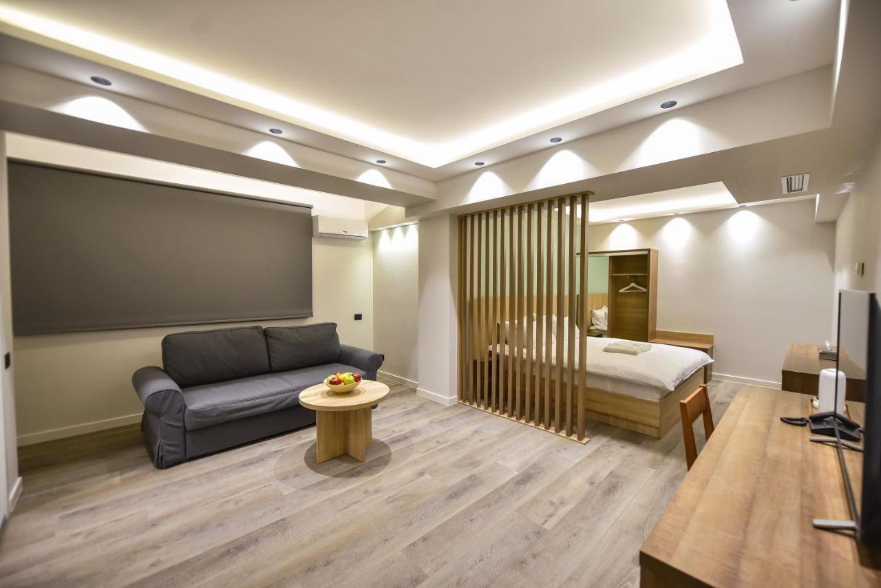 Baron Boutique Hotel เยเรวาน ภายนอก รูปภาพ