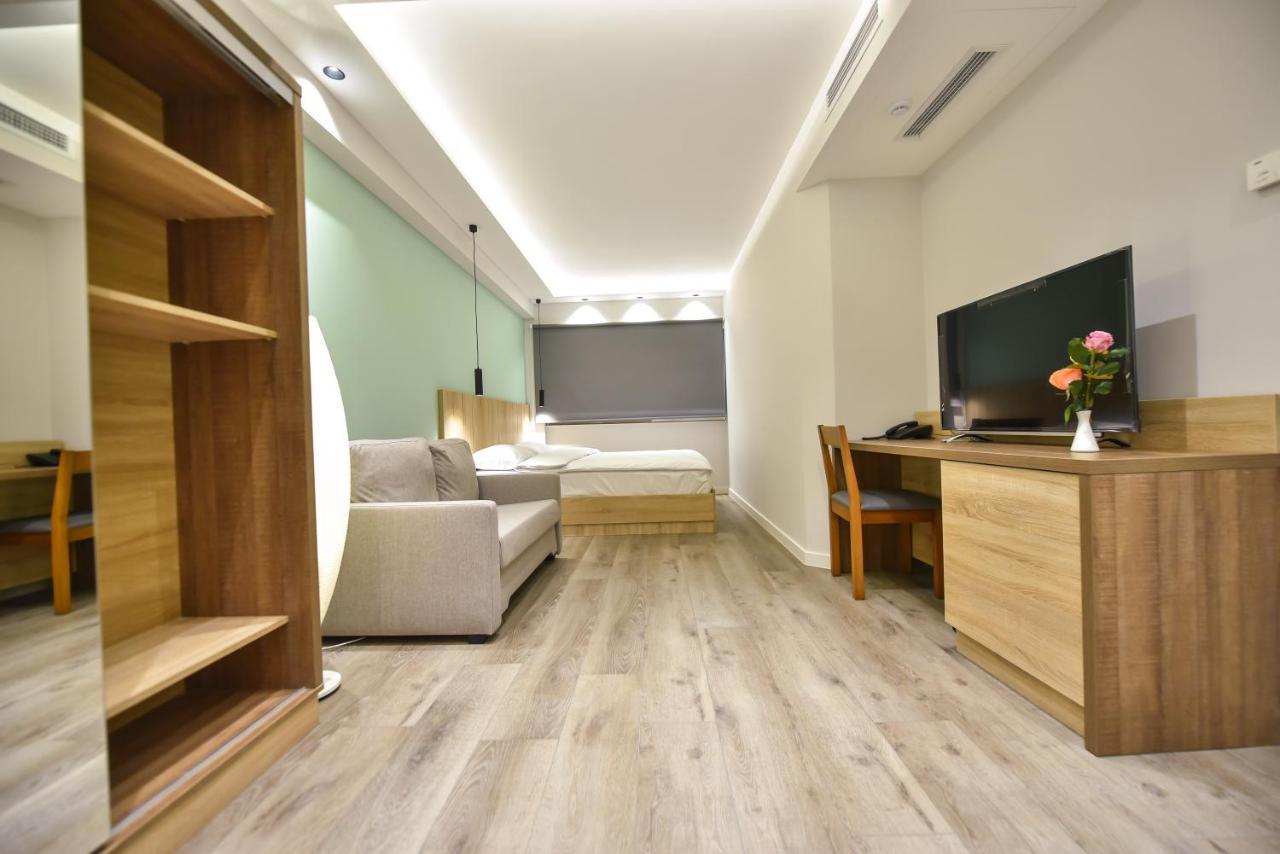 Baron Boutique Hotel เยเรวาน ภายนอก รูปภาพ