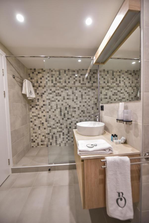 Baron Boutique Hotel เยเรวาน ภายนอก รูปภาพ